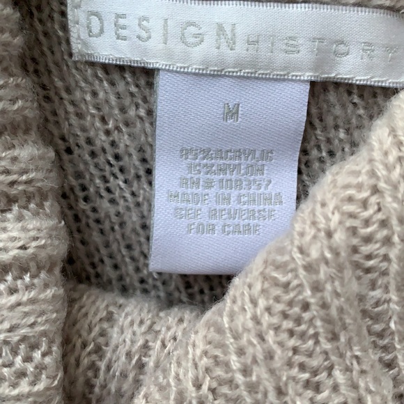 Design History Cold Shoulder Sweater - Picture 7 of 7